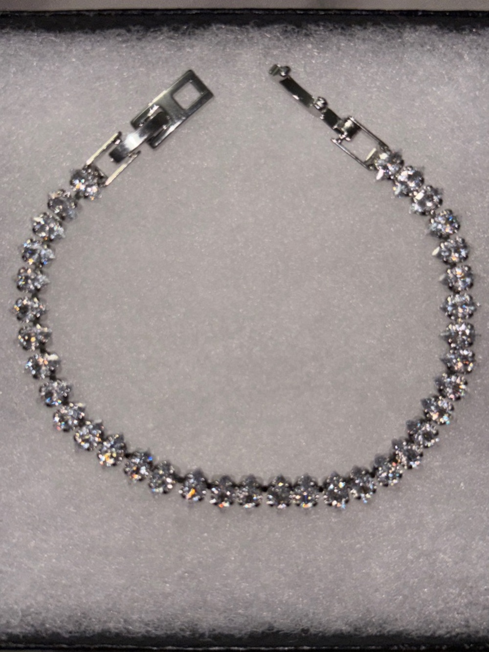 Sparkling Lightweight Diamond Tennis Bracelet